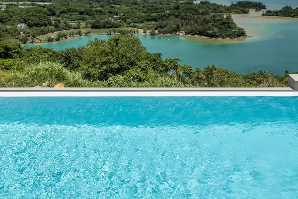 สระว่ายน้ำ