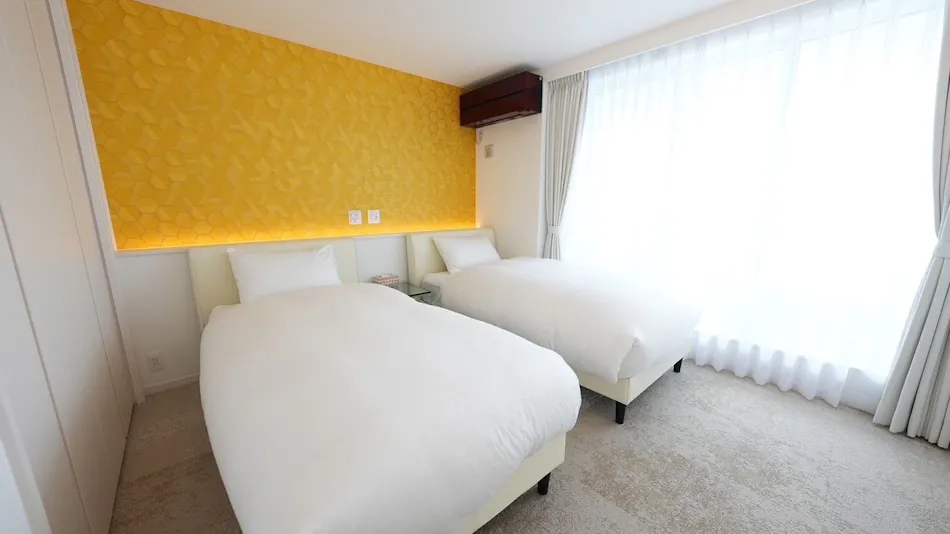 SHADOW POND Kamakura