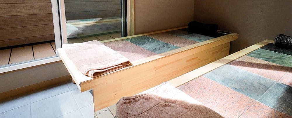 岩盤浴ベッド