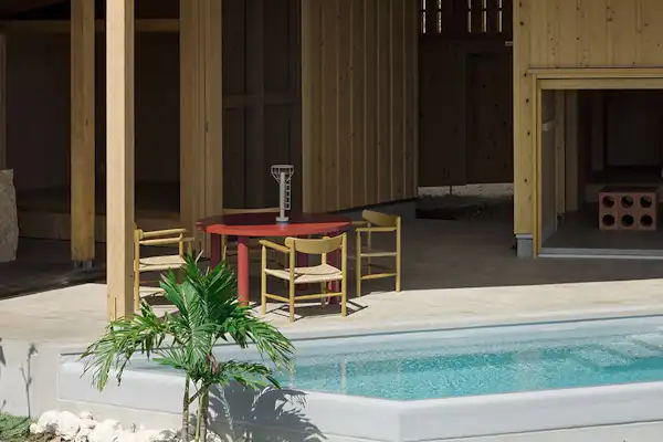 สระว่ายน้ำ