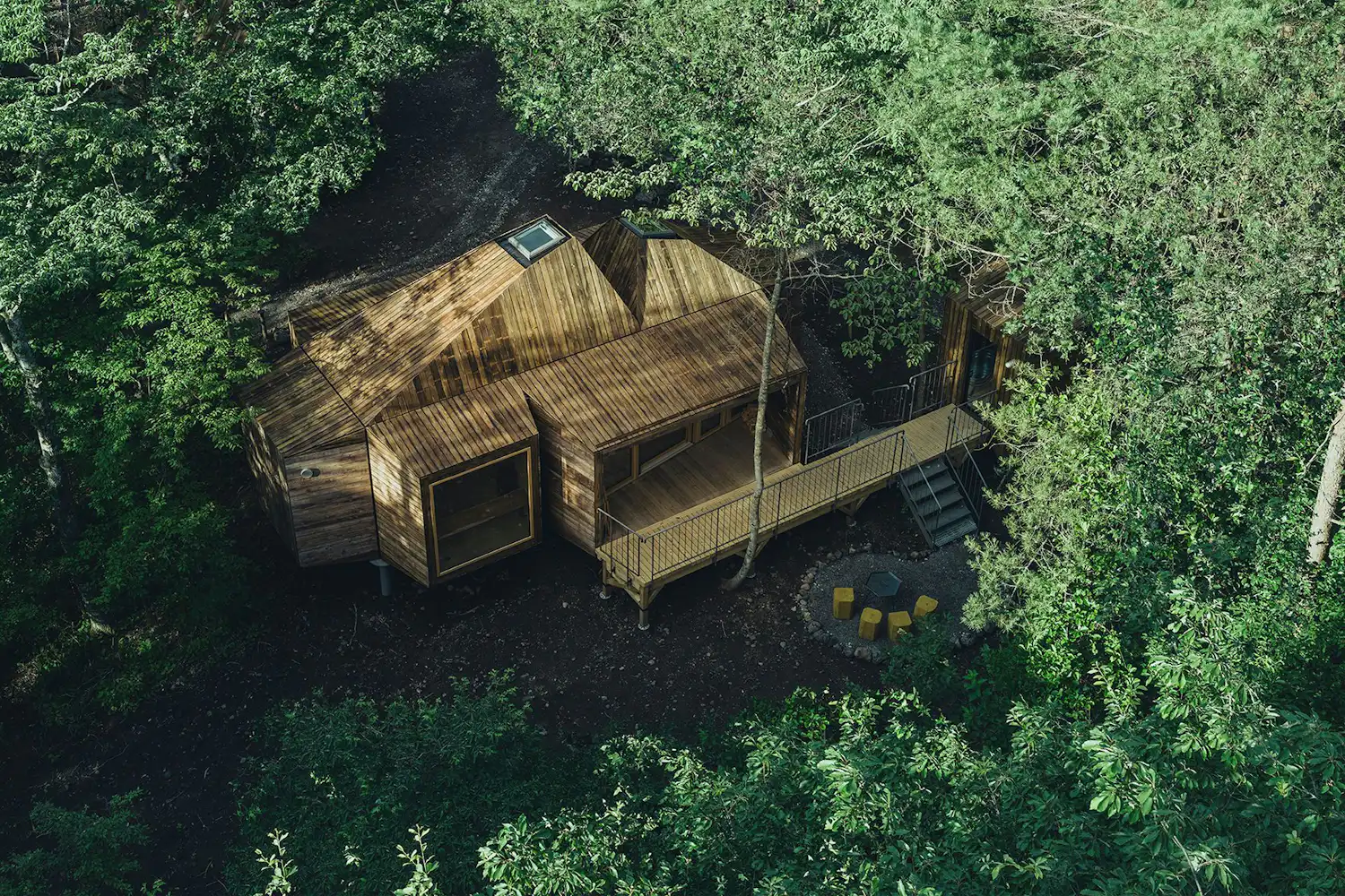 ภายนอกอาคาร