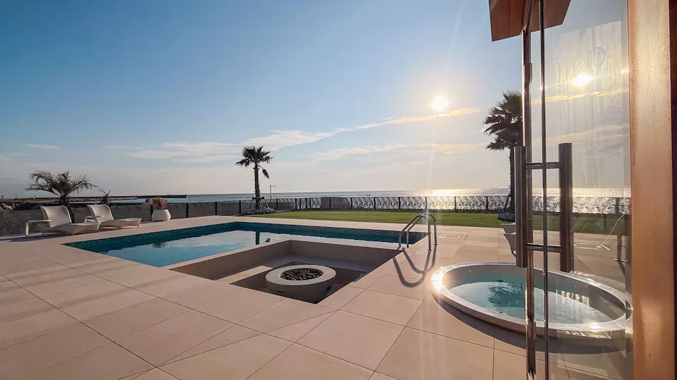 CORAL SUITE VILLA Chita