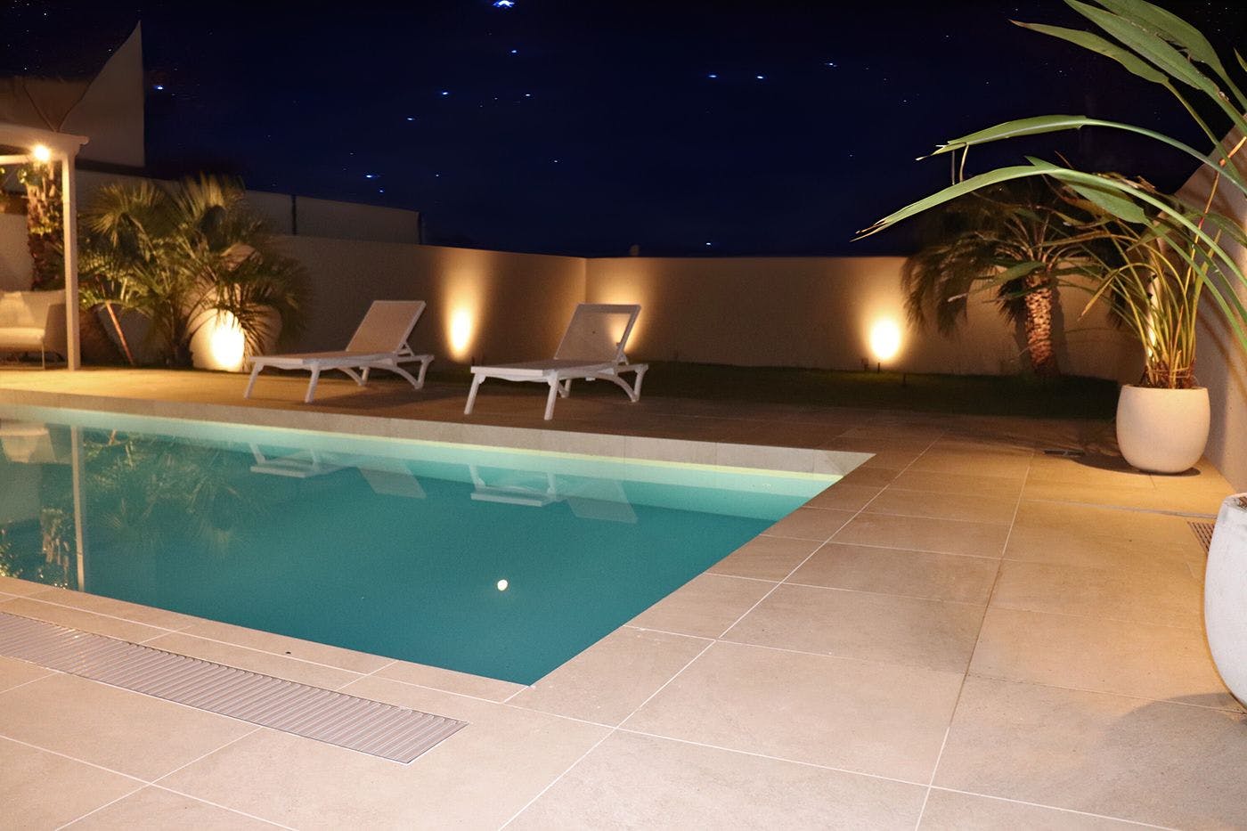 สระว่ายน้ำ