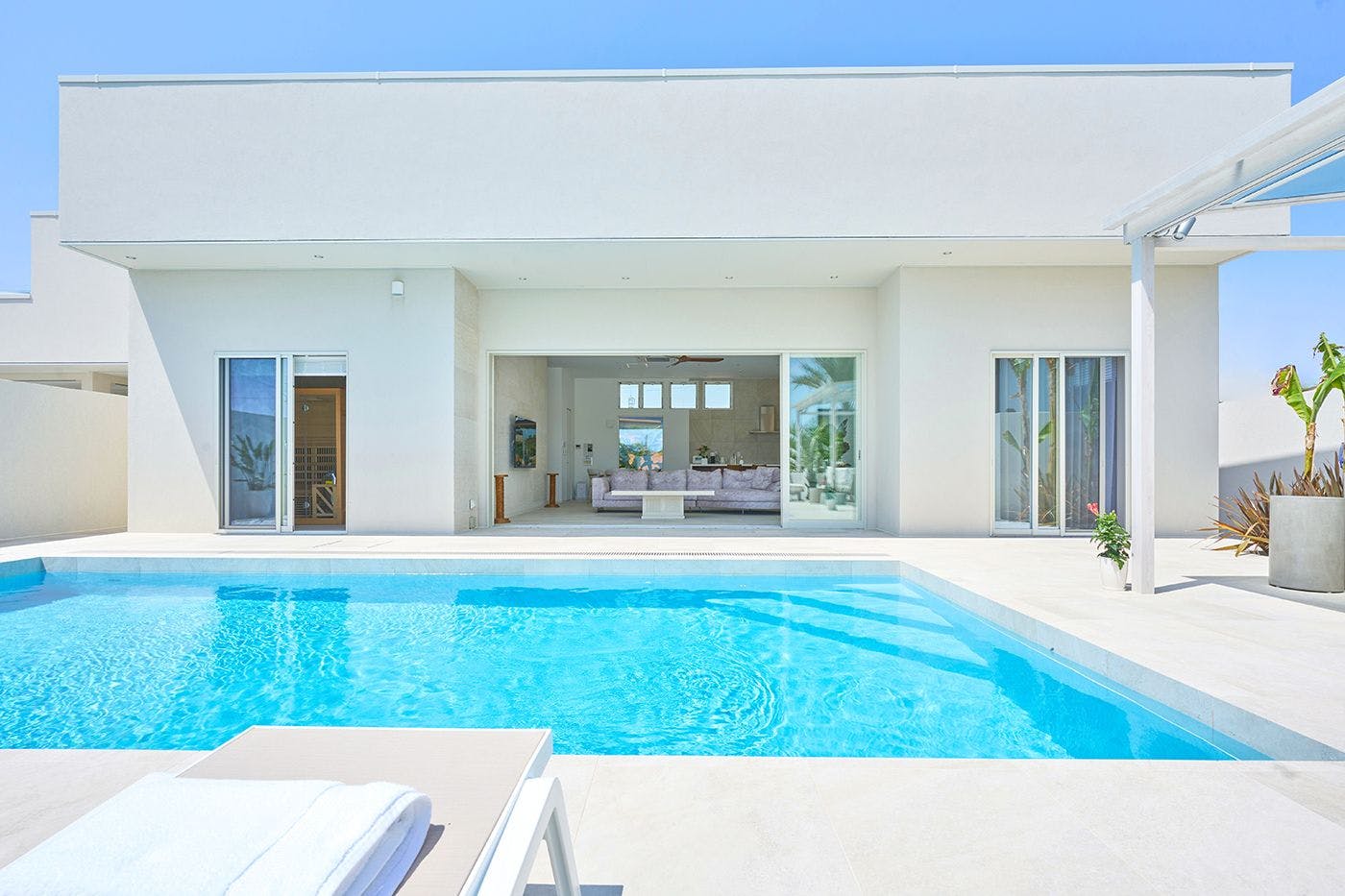 สระว่ายน้ำส่วนตัว